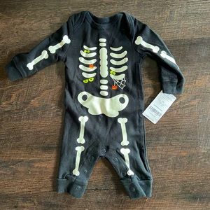 NWT Carter’s NB skeleton bodysuit